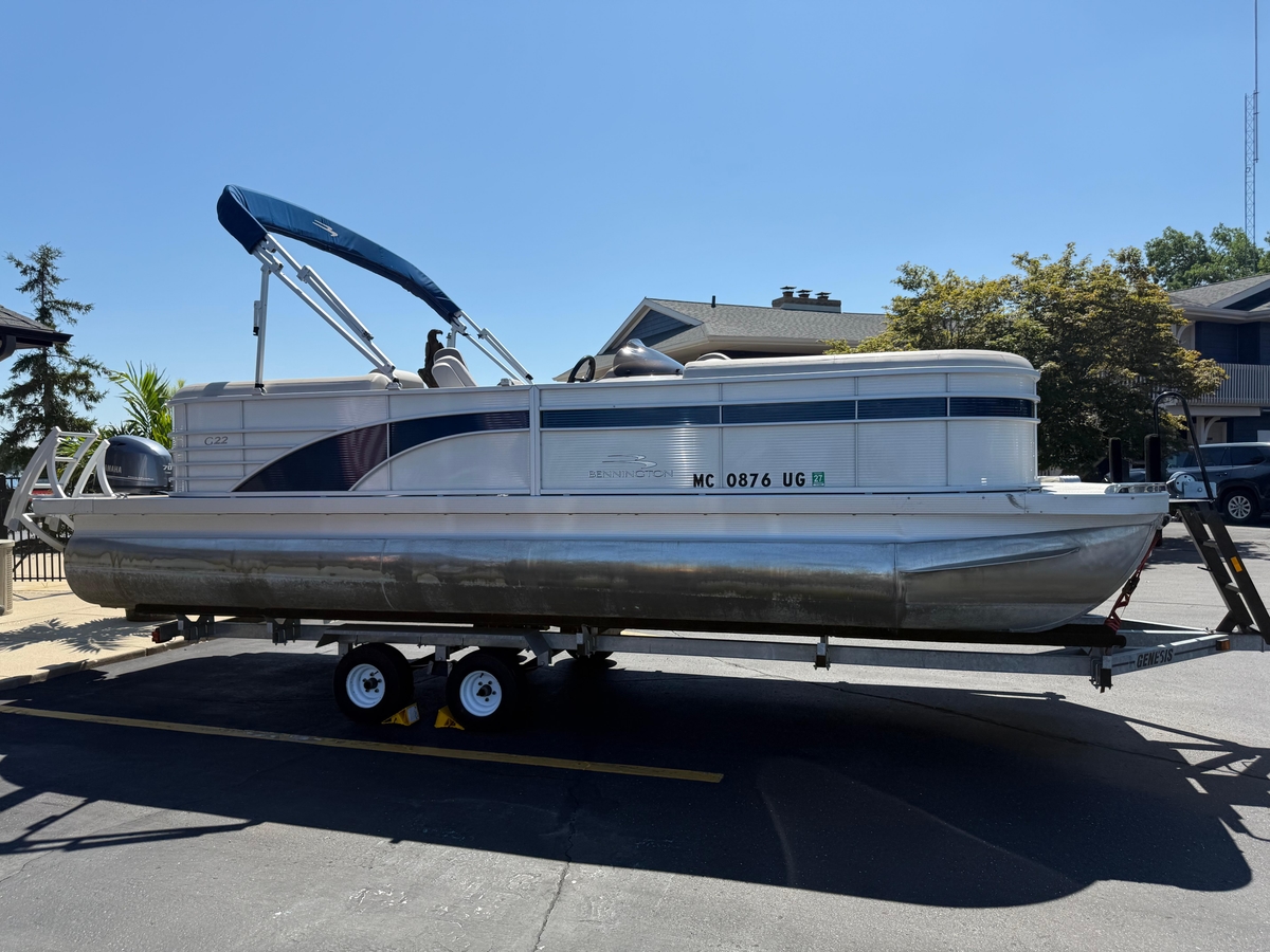 2017 Bennington G22 - Sold Boat