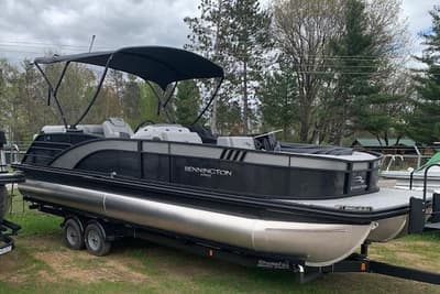 BOATZON | Bennington L Bowrider 25 Quad Bench 2021