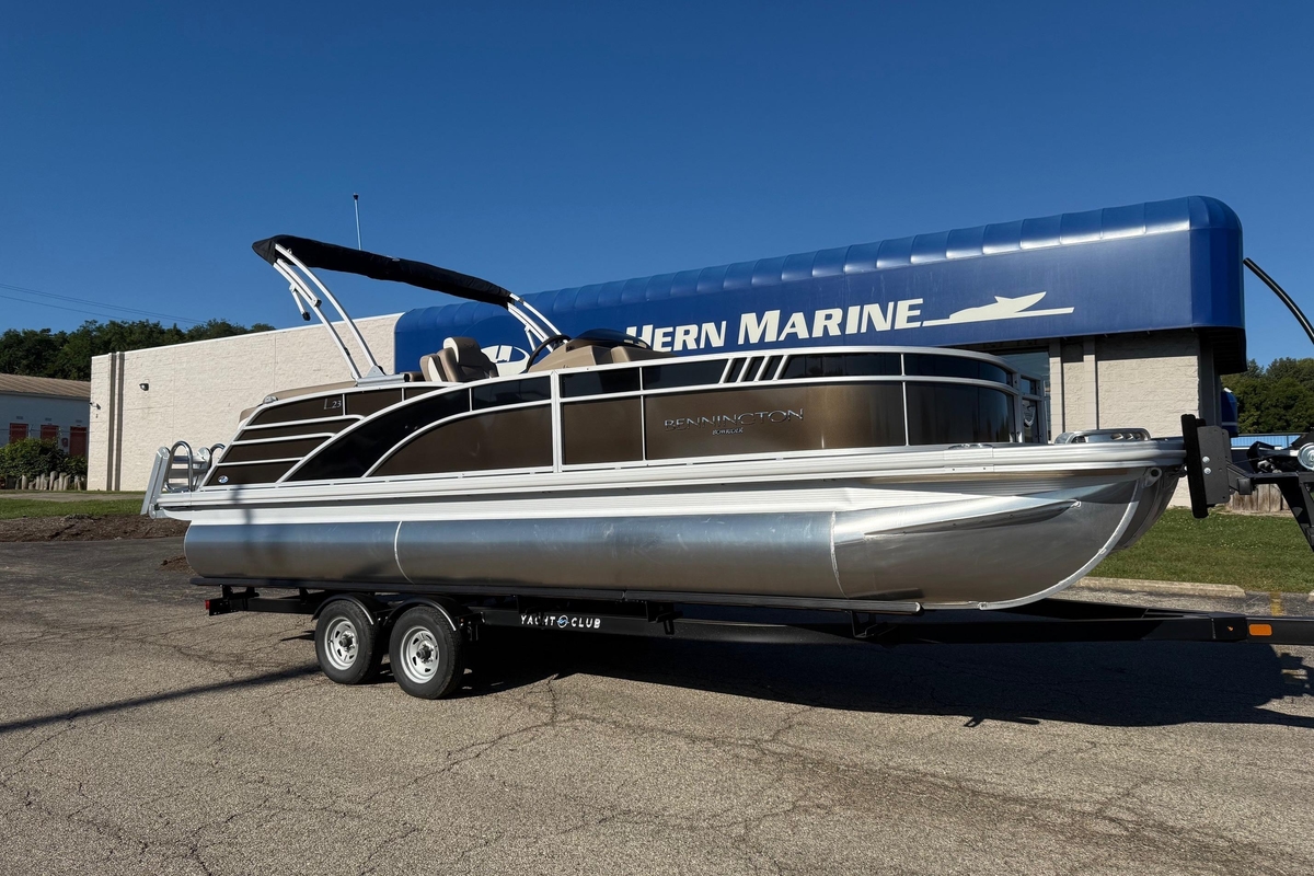 2025 Bennington L Bowrider Line - Sold Boat