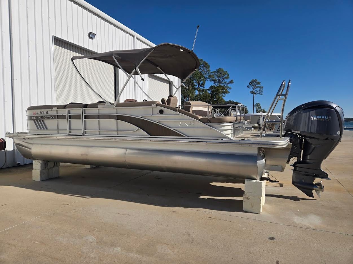 2021 Bennington LX24SBSD - Sold Boat
