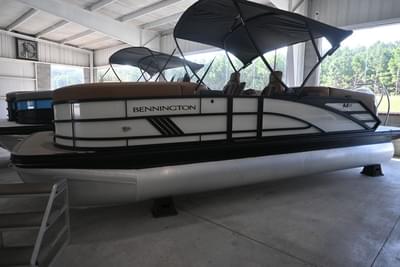 BOATZON | Bennington M Quad Bench 22 MFB 2025 BOATZON | Bennington M Quad Bench 22 MFB 2025