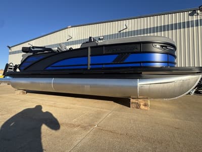 BOATZON | Bennington M Quad Bench 22 MFB 2026