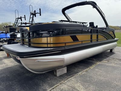 BOATZON | Bennington M Quad Bench 24 MFB 2026