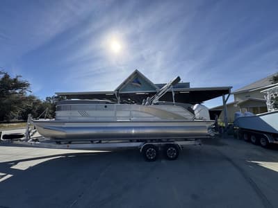 BOATZON | Bennington M Quad Bench 24 MFB 2026