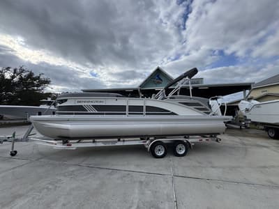 BOATZON | Bennington M Quad Bench 24 MFB 2026