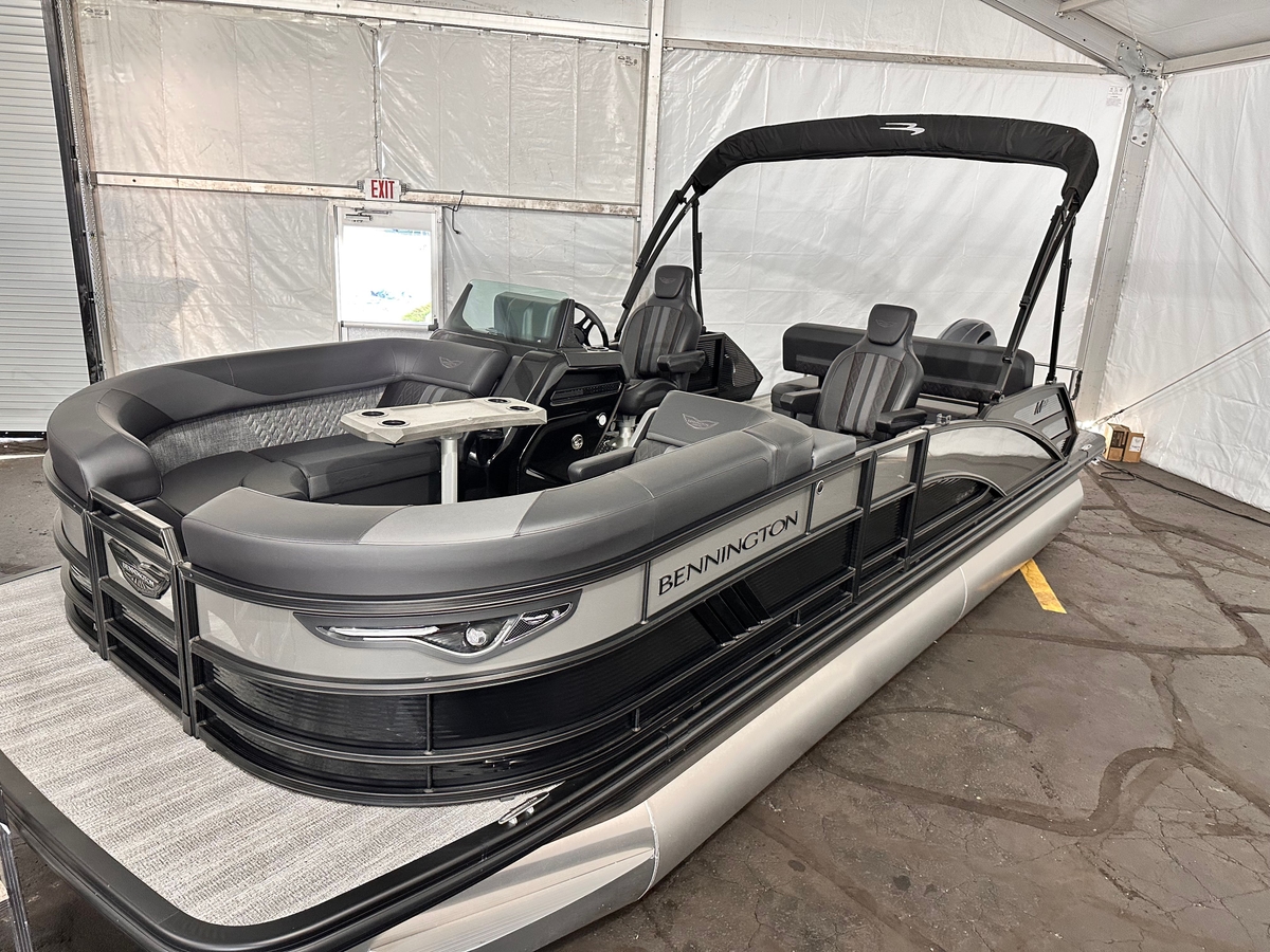 2026 Bennington M Series 22 MSwing Back - Sold Boat