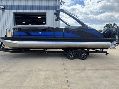BOATZON | Bennington M Swingback 26 MSB 2025