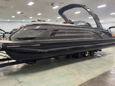 BOATZON | Bennington QX Swingback 25 QXSBWA 2026