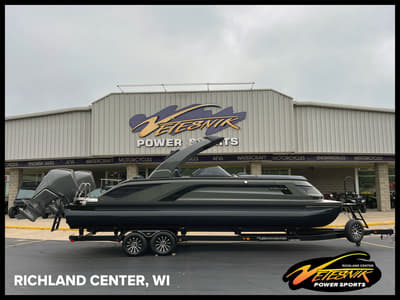 BOATZON | Bennington QX Swingback 27 QXSBWAT2 2027