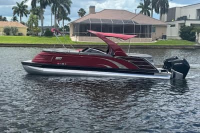 BOATZON | Bennington QX27 Fastback 2024
