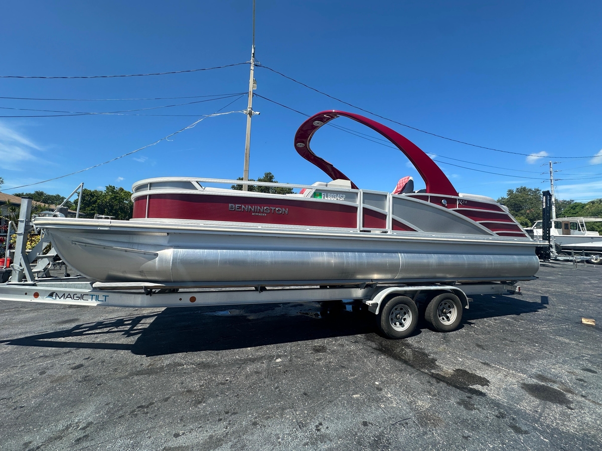 2020 Bennington R 24 RTFBA - Sold Boat