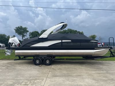 BOATZON | Bennington R Bowrider Swingback 24 RTSBA 2026 BOATZON | Bennington R Bowrider Swingback 24 RTSBA 2026