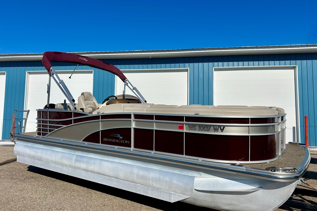 2016 Bennington R21 - Sold Boat