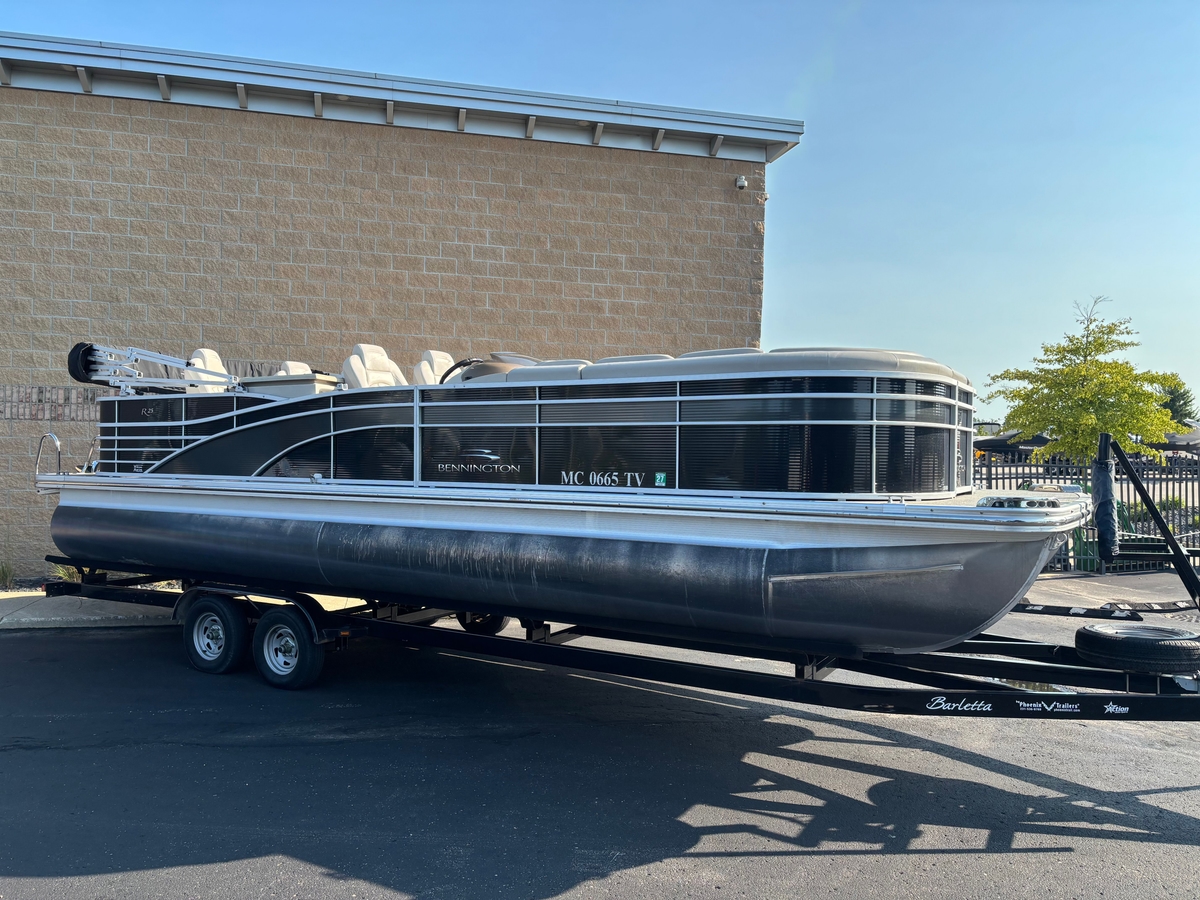 2015 Bennington R25 - Sold Boat