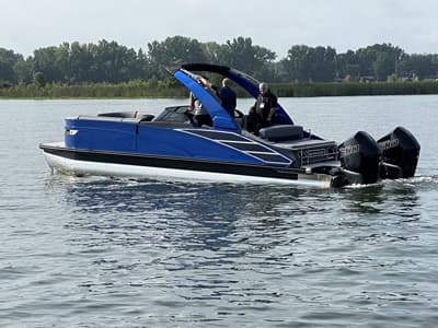 BOATZON | Bennington RX Sport Swingback 27 RXSBWAT2 2027