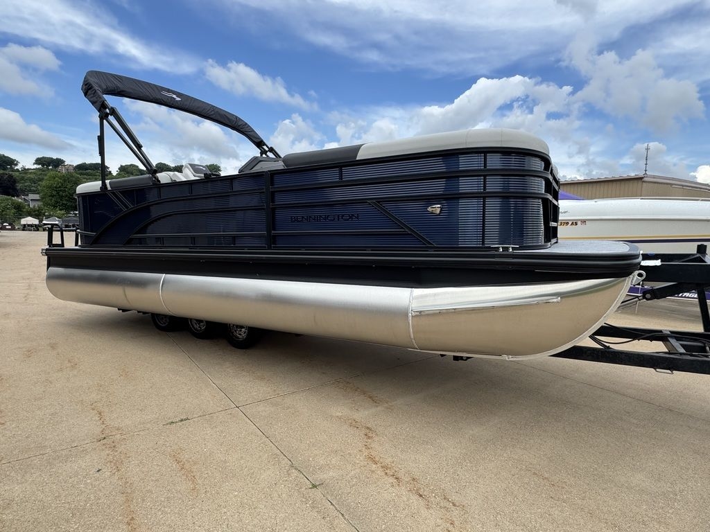 2026 Bennington S Quad Bench 22 SSR - Sold Boat