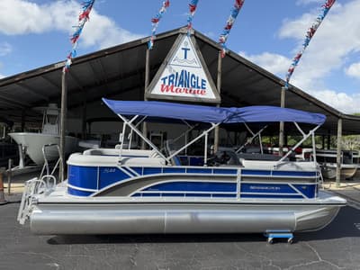 BOATZON | Bennington S Series 22 SSR LUXE Tritoon with Yamaha 175 VMAX SHO 4S 2026