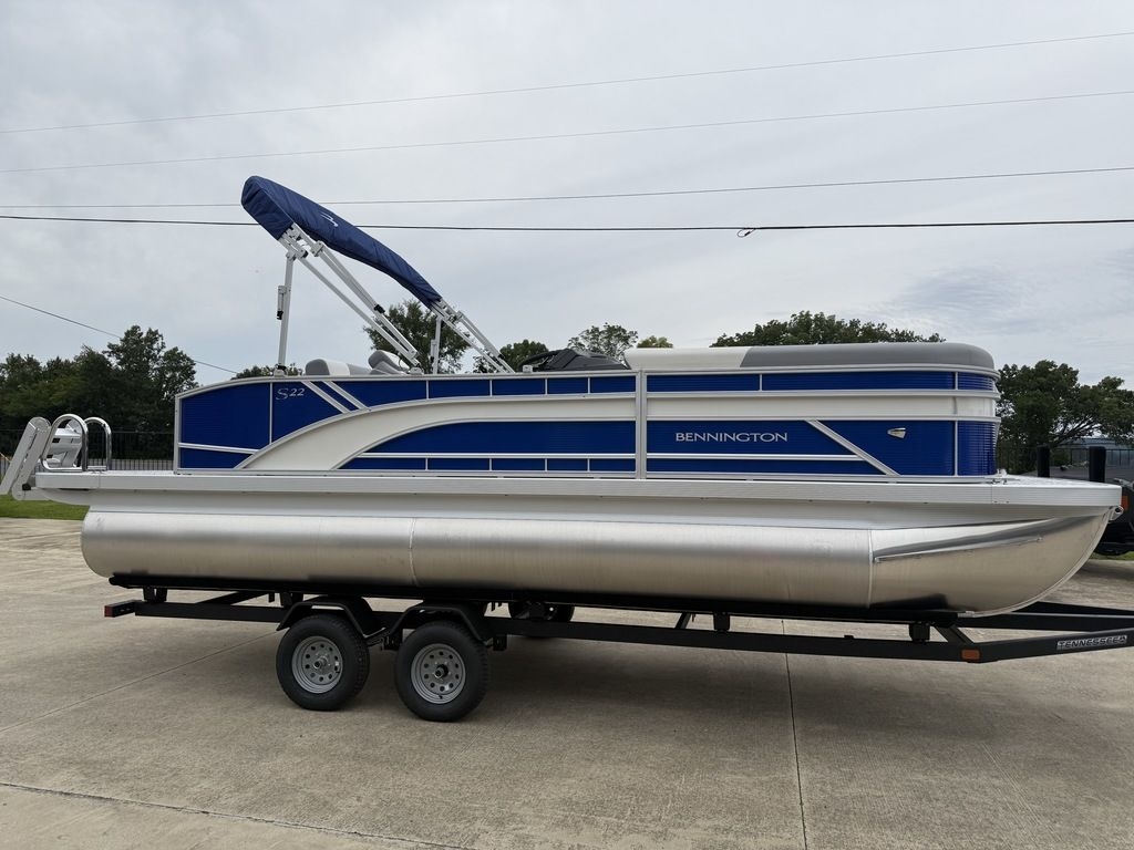 2026 Bennington S Swingback 22 SSB - Sold Boat
