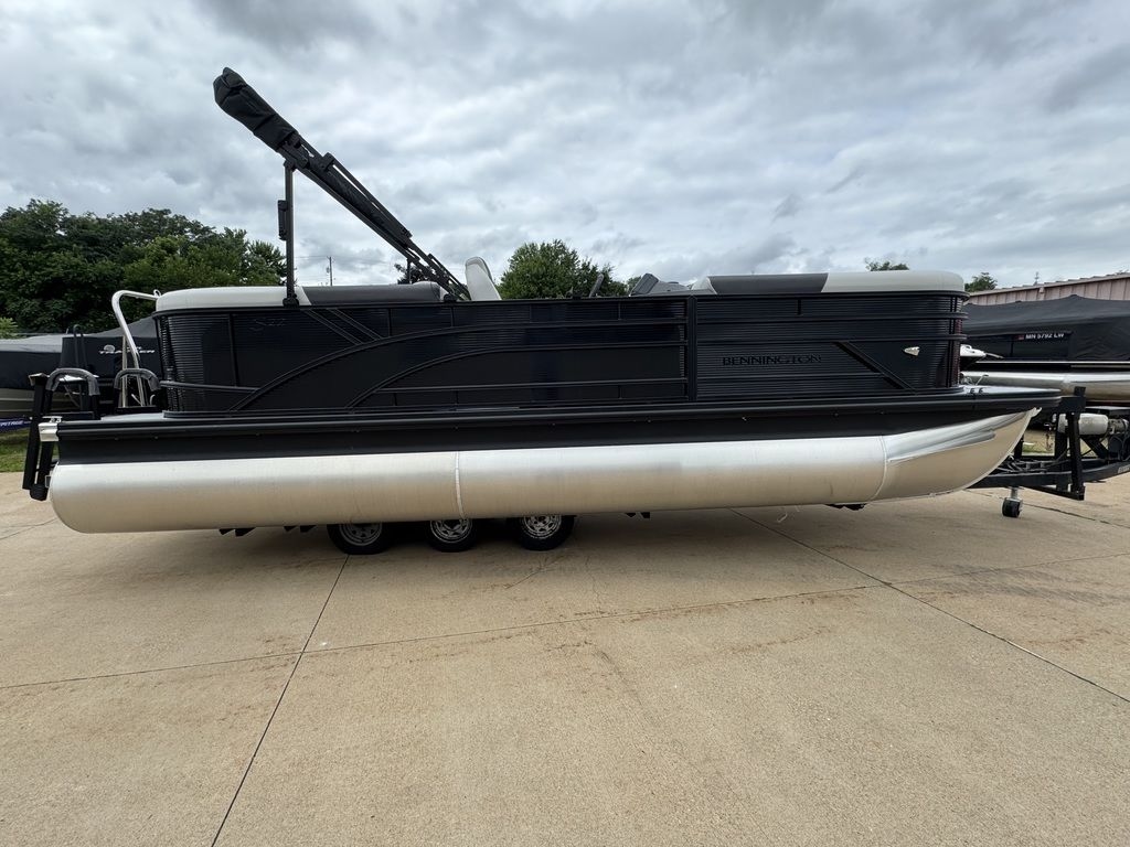 2026 Bennington S Swingback 22 SSB - Sold Boat