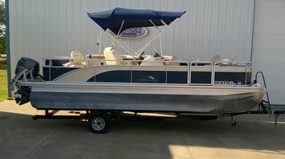 BOATZON | Bennington SF 22 2014