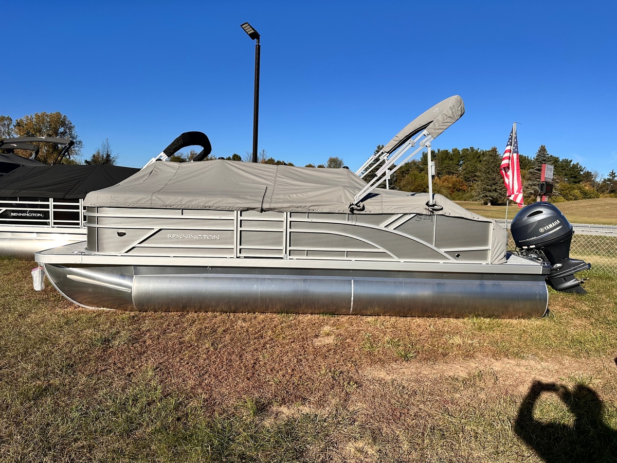 2026 Bennington SOne 22 SSB TWIN TUBE - Sold Boat