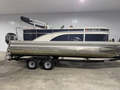 BOATZON | Bennington SX Full Triple w Trailer 2019