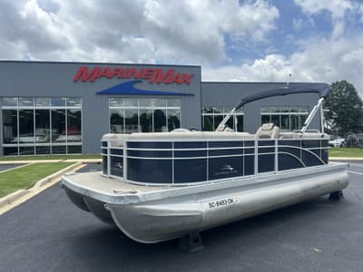BOATZON | Bennington SX22 Stern Radius 2019
