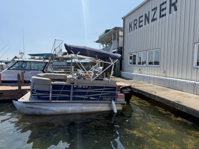 BOATZON | Bentley Pontoons 140 Freedom 2017 BOATZON | Bentley Pontoons 140 Freedom 2017