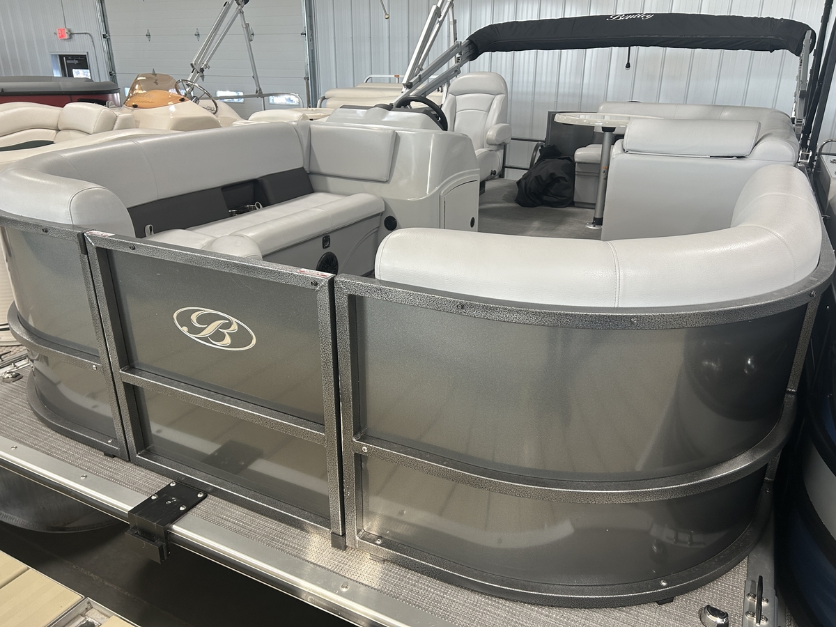 Bentley Pontoons 180 LE CR 2023