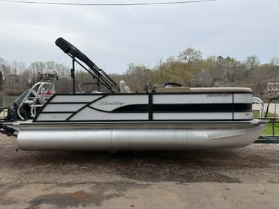 BOATZON | Bentley Pontoons 200 Legacy Swingback 2025 BOATZON | Bentley Pontoons 200 Legacy Swingback 2025