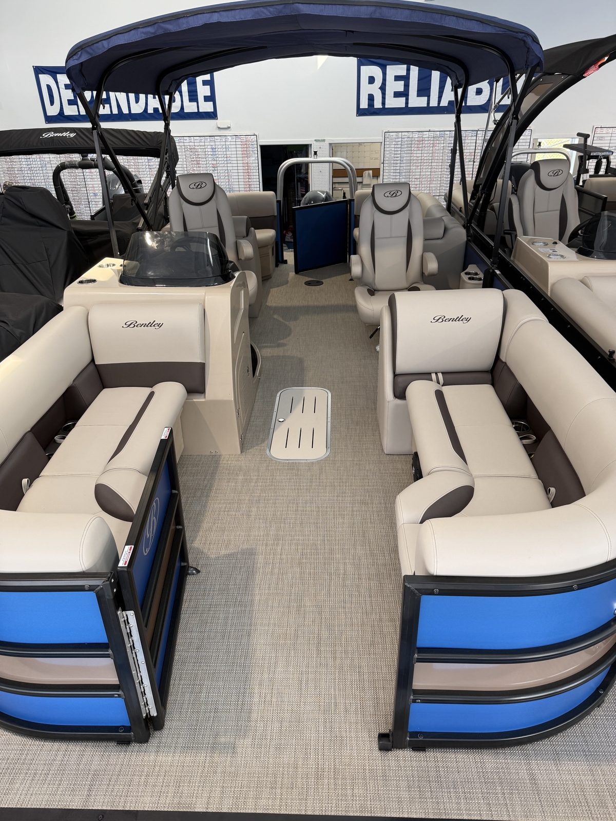 2025 BENTLEY PONTOONS Legacy 223 Navigator - Sold Boat