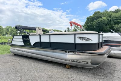 BOATZON | Bentley Pontoons 220 Elite Rear Lounger 2023 BOATZON | Bentley Pontoons 220 Elite Rear Lounger 2023