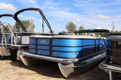 BOATZON | Bentley Pontoons 220 Navigator 2026