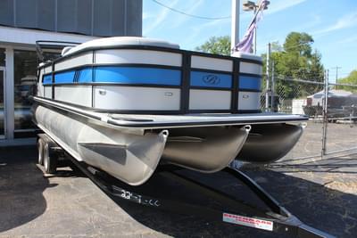 BOATZON | Bentley Pontoons 223 Bolt 2026 BOATZON | Bentley Pontoons 223 Bolt 2026