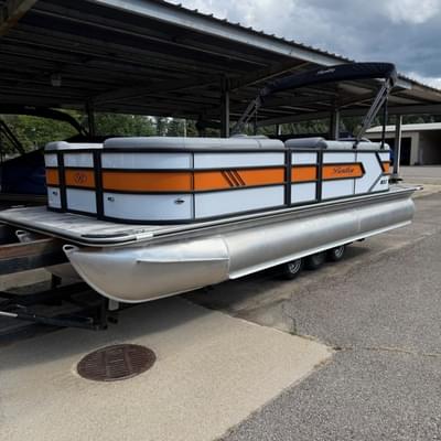BOATZON | Bentley Pontoons 223 Bolt 2026