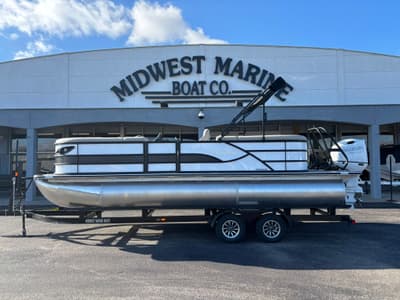 BOATZON | Bentley Pontoons 223 LEGACY NAVIGATOR 2026