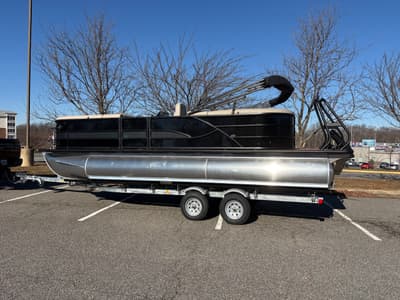 BOATZON | Bentley Pontoons 223 Legacy Navigator 2026