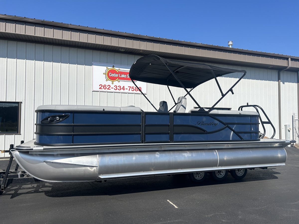 2026 Bentley Pontoons Bentley Pontoons 223 LEGACY NAVIGATOR SPT3 2026 - Sold Boat