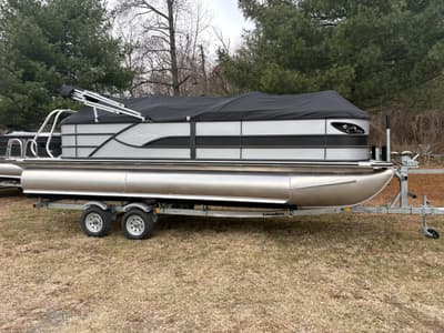 BOATZON | Bentley Pontoons 223 Navigator 2026