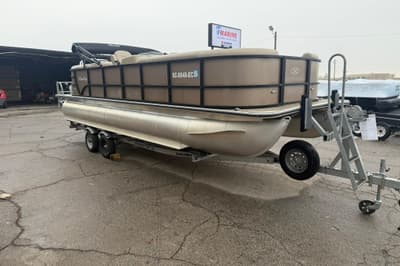 BOATZON | Bentley Pontoons 240 Navigator 2023