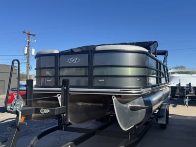 BOATZON | Bentley Pontoons 243 NAVIGATOR EXT W 300HP MERCURY MOTOR AND TANDEM AXLE TRAILER 2026