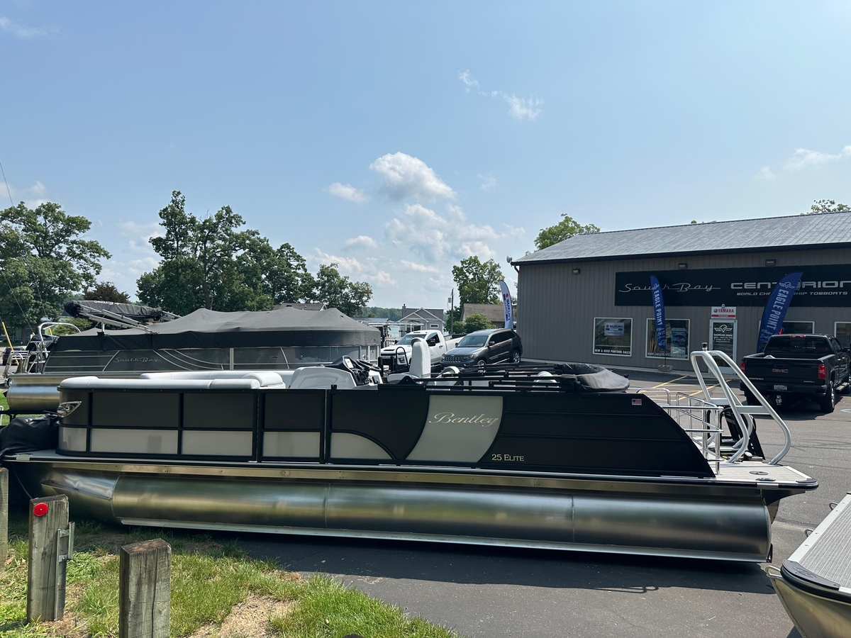 2025 Bentley Pontoons 253 Swingback - Sold Boat