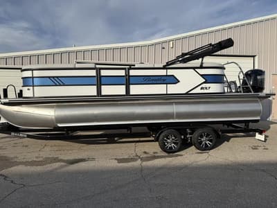 BOATZON | Bentley Pontoons Bolt 223 2025