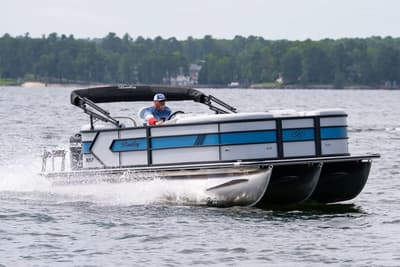 BOATZON | Bentley Pontoons Bolt 223 2026