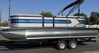 BOATZON | Bentley Pontoons Bolt 223 2026