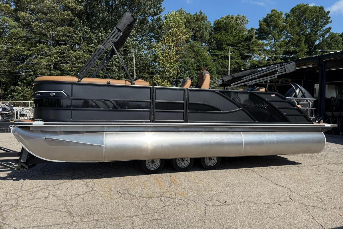 2025 Bentley Pontoons Elite 223 Swingback - Sold Boat