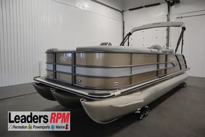 BOATZON | Bentley Pontoons Elite 223 Swingback 2026