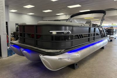 BOATZON | Bentley Pontoons Elite 223 Swingback 2026