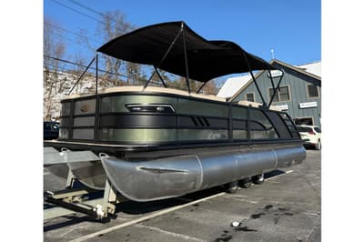 BOATZON | Bentley Pontoons Elite 223 Swingback Bench 2026