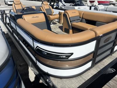 BOATZON | Bentley Pontoons Elite 223 Swingback DC 2026
